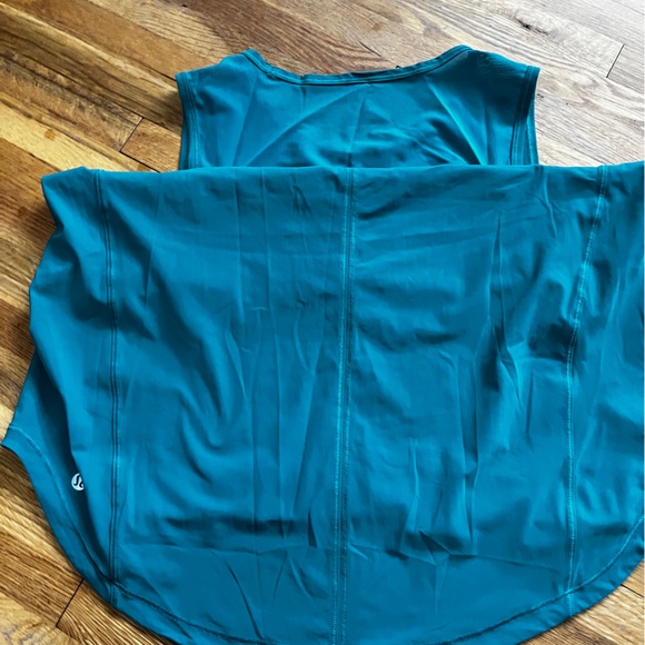 Lululemon Women’s Tank, Teal Lagoon, Size 10 - Picture 3 of 5
